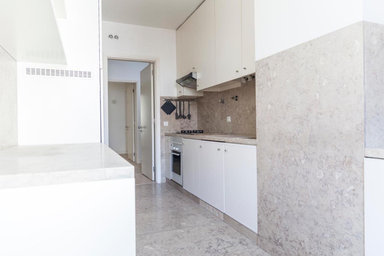Classy 2Bdr Apartment In Downtown By Lovelystay Lisboa Exterior foto